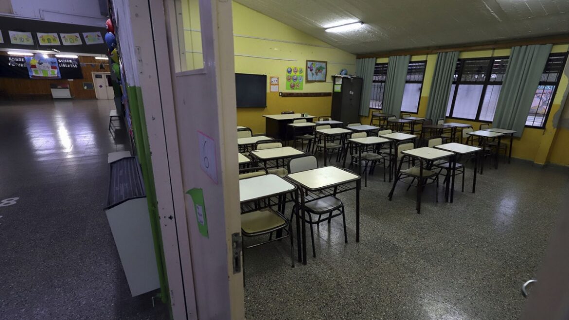 LOS DOCENTES DE LA CGT PARAN EN RECLAMO DEL «FINANCIAMIENTO DE LA EDUCACIÓN»