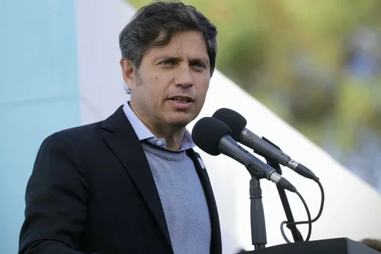 KICILLOF: «NO NOS VAMOS A CANSAR DE DECIRLO Y RECLAMARLO. LA PATRIA NO SE VENDE, FRENEMOS LA LEY»