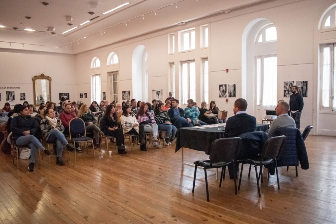 EL MUNICIPIO PRESENTÓ EL PROGRAMA «ESCUELAS LIMPIAS»