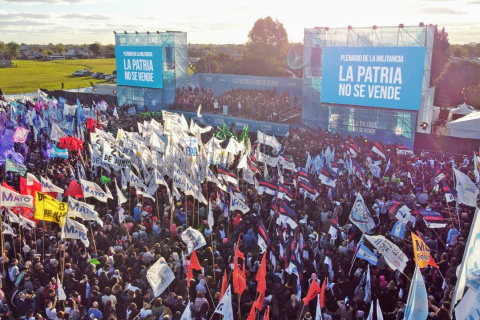 KICILLOF CERRÓ PLENARIO EN VARELA: «LA PATRIA NO SE VENDE»