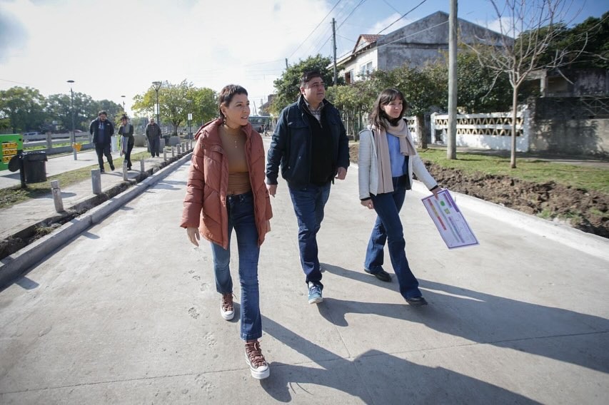 MAYRA RECORRIÓ UNA OBRA DE PAVIMENTOS QUE COMPRENDE 85 CUADRAS EN LOS BARRIOS LA UNIÓN Y SAN MARTÍN