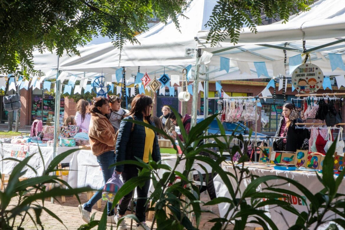 FERIA EMPRENDER: IDENTIDAD Y CREATIVIDAD BERAZATEGUENSE