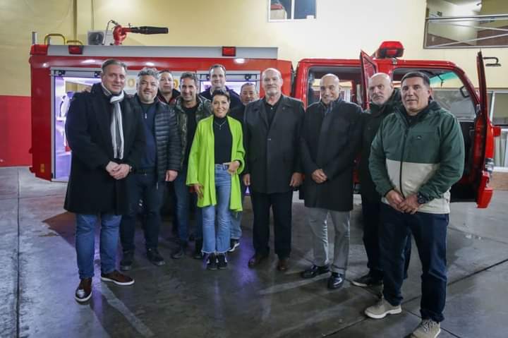 MAYRA PARTICIPÓ DE LA PRESENTACIÓN DE UNA NUEVA UNIDAD PARA LOS BOMBEROS VOLUNTARIOS DE BERNAL