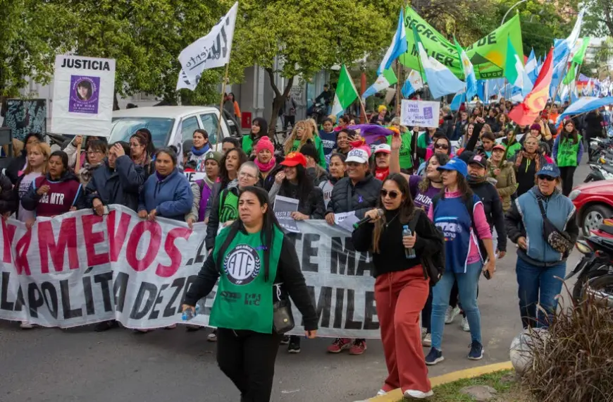 EN TODO EL PAÍS MUJERES Y DISIDENCIAS SE MOVILIZARON, A NUEVE AÑOS DEL SURGIMIENTO DEL NI UNA MENOS