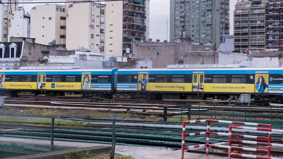 LOS TRENES VOLVERÁN A CIRCULAR EL MARTES A 30 KM/H EN RECLAMO POR MEJORAS SALARIALES