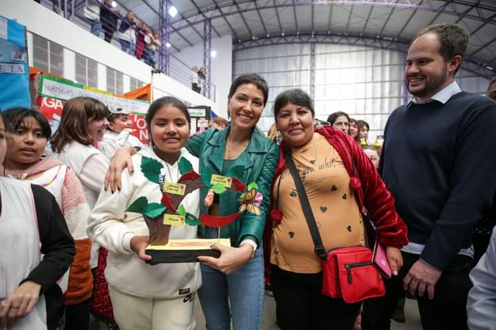 MAYRA ACOMPAÑÓ A LOS ESTUDIANTES QUE PARTICIPARON DE LA 16ª EDICIÓN DE LA FERIA DISTRITAL DE EDUCACIÓN, ARTE, CIENCIA Y TECNOLOGÍA