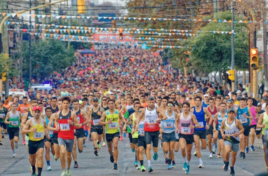 MILES DE PARTICIPANTES EN LA 35º PRUEBA ATLÉTICA 10K DÍA DEL VIDRIERO