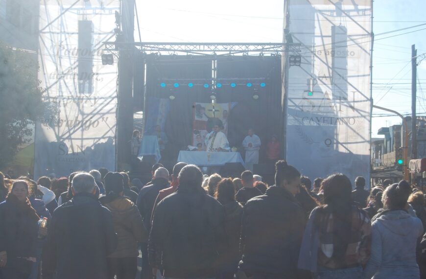 MILES DE PEREGRINOS SE ACERCARON A LOS TRES SANTUARIOS DE SAN CAYETANO PARA PEDIR Y AGRADECER