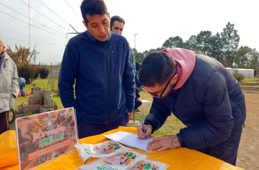 ENTREGARON SEMILLAS PARA EL DESARROLLO DE HUERTAS FAMILIARES