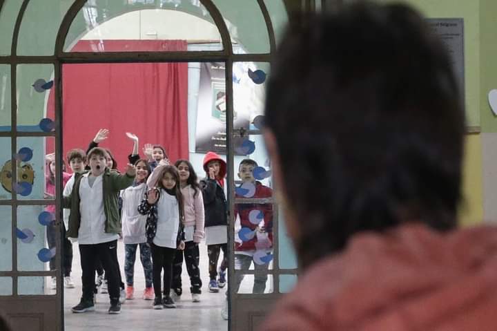 MAYRA MANTUVO UN ENCUENTRO CON ESTUDIANTES DE LA ESCUELA SECUNDARIA Nº 30 DE QUILMES