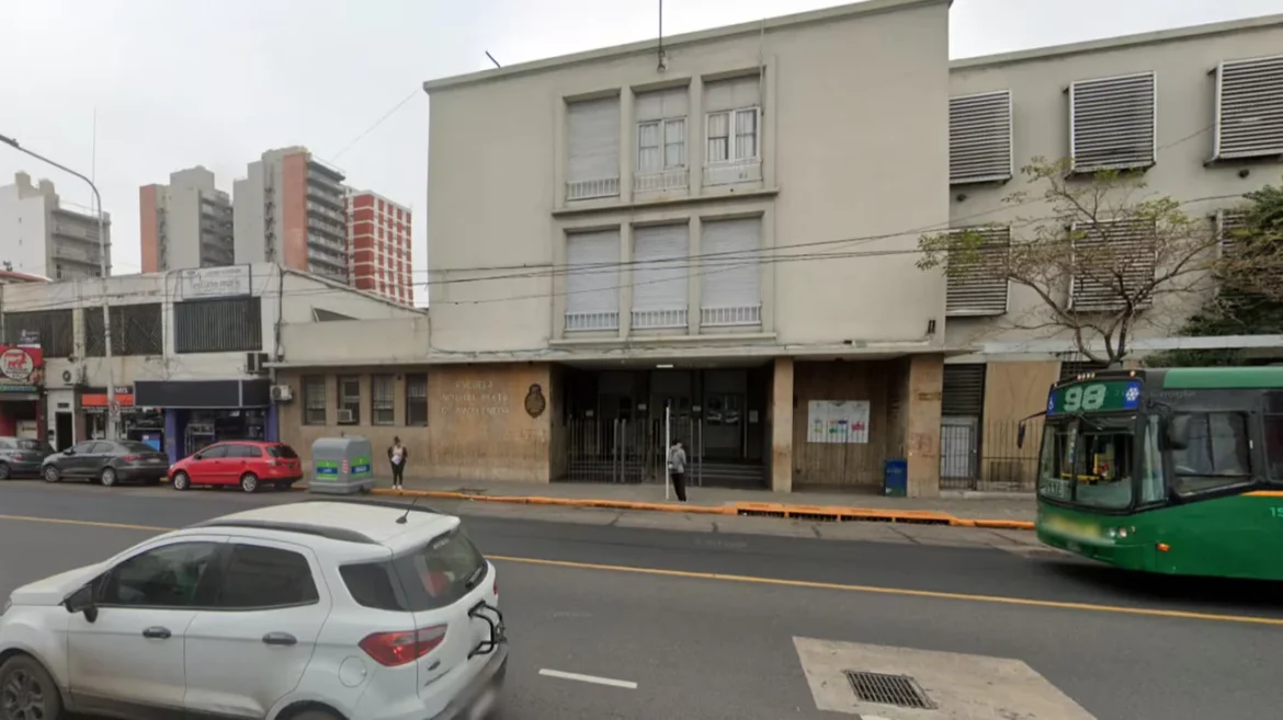 UN ESTUDIANTE AMENAZÓ A OTRO CON UN CUCHILLO EN UN COLEGIO DE AVELLANEDA