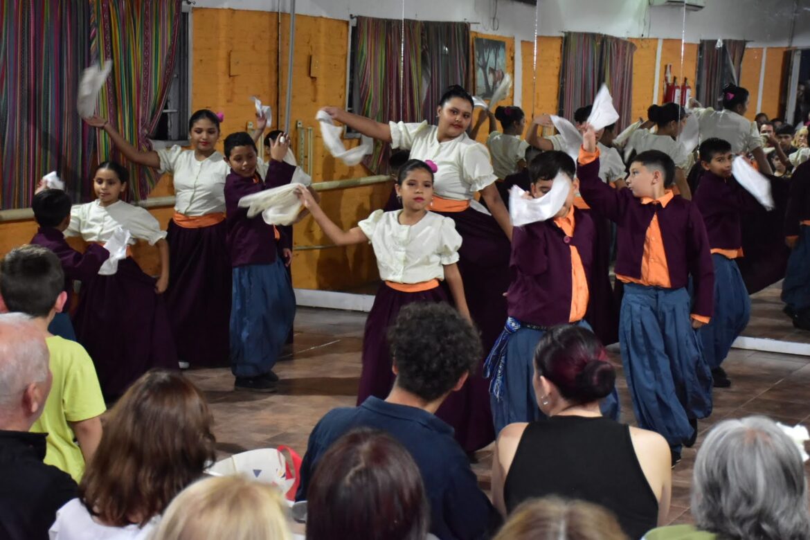 SÁBADO DE PEÑA EN LA CASA DEL FOLKLORE VARELENSE