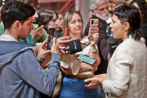 MAYRA ACOMPAÑÓ Y RESPALDÓ A ESTUDIANTES DE LA UNQ LUEGO DE LAS AGRESIONES RECIBIDAS POR MILITANTES LIBERTARIOS