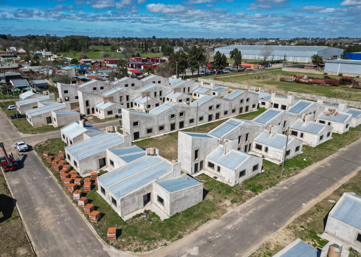 NUEVAS VIVIENDAS FINANCIADAS POR PROVINCIA EN EL BARRIO KENNEDY NORTE DE BERAZATEGUI