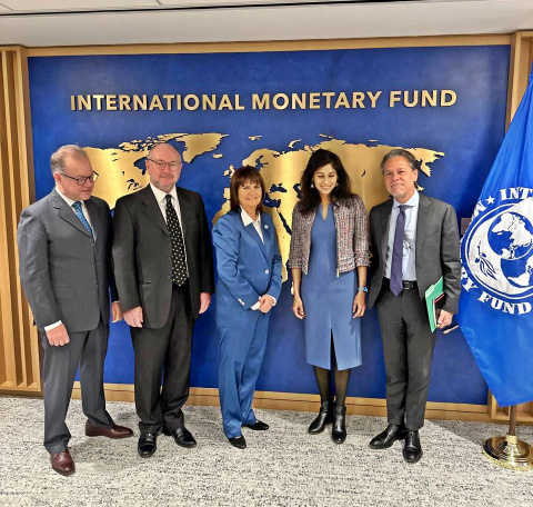 PATRICIA BULLRICH SE REUNIÓ CON FUNCIONARIOS DEL FMI EN WASHINGTON