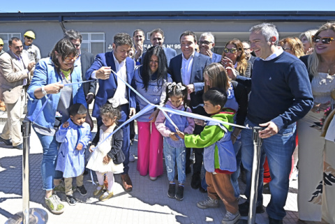 KICILLOF INAUGURÓ JARDIN DE INFANTES EN VARELA