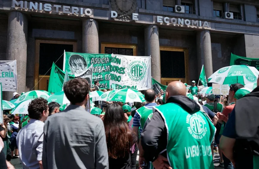 LOS EMPLEADOS ESTATALES DEBERÁN SEGUIR NEGOCIANDO SUS SALARIOS EN BASE AL PRESUPUESTO 2023