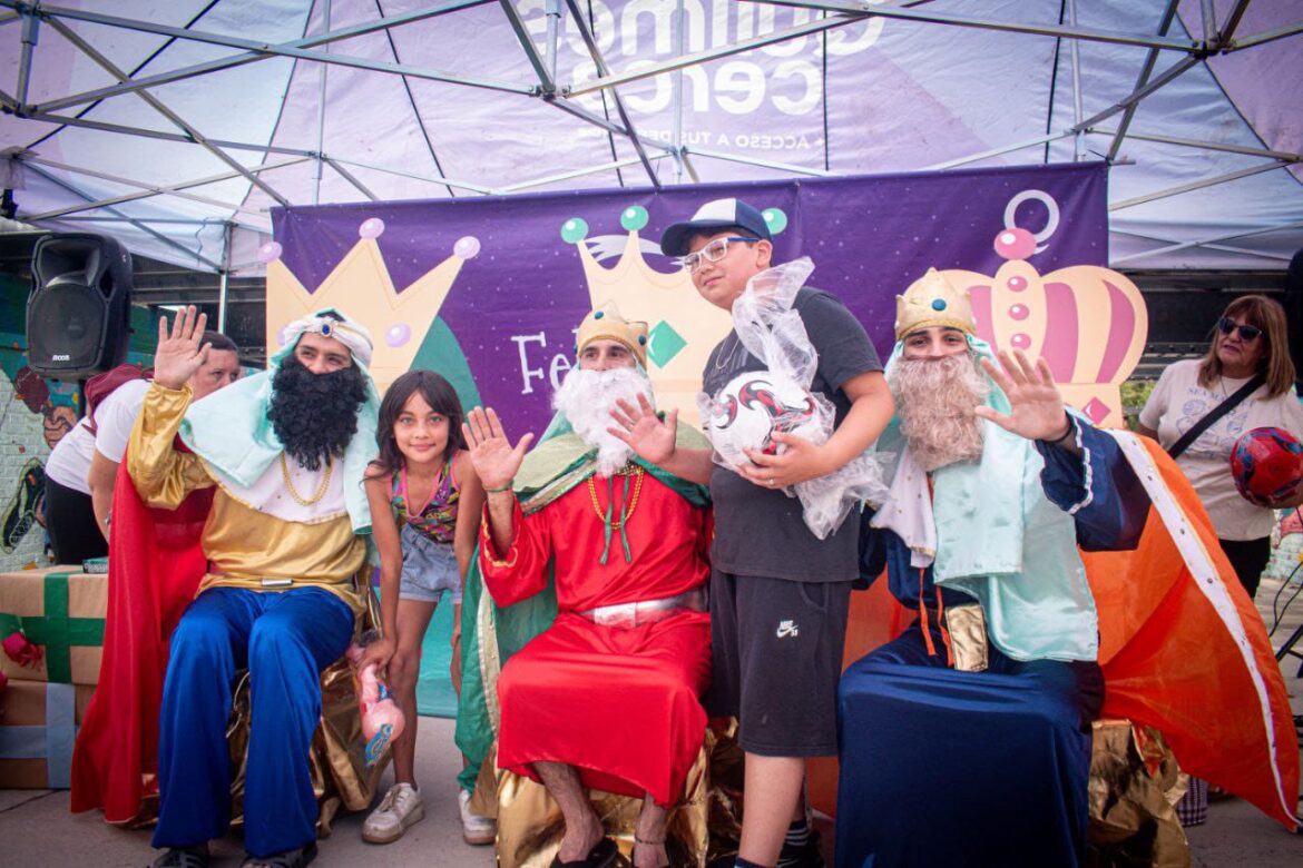 MÁS DE 3 MIL NIÑOS Y NIÑAS RECIBIERON REGALOS DE LOS REYES MAGOS EN LA CIUDAD DE LOS DEPORTES DE SAN FRANCISCO SOLANO