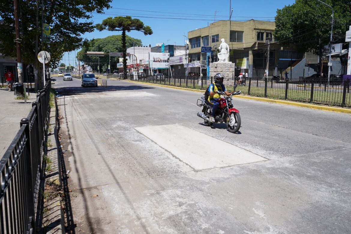 VARELA: AVANZA LA REFACCIÓN VIAL EN AVENIDA SAN MARTÍN