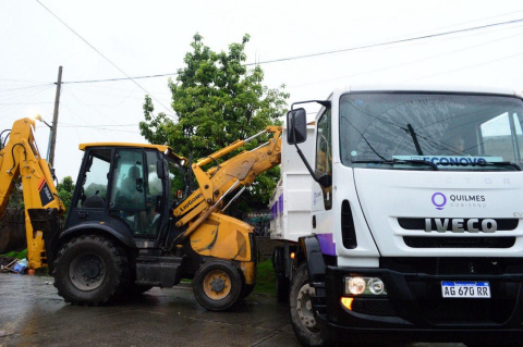 EL MUNICIPIO DE QUILMES INTENSIFICÓ LOS TRABAJOS DE LIMPIEZA DE ARROYOS Y  SUMIDEROS POR LAS FUERTES LLUVIAS