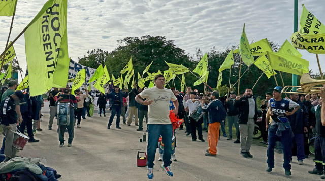 «TODAS Ó NADA»: LA UOCRA CON TOBAR A LA CABEZA SE PLANTÓ EN LA TERMO ELÉCTRICA DE ENSENADA