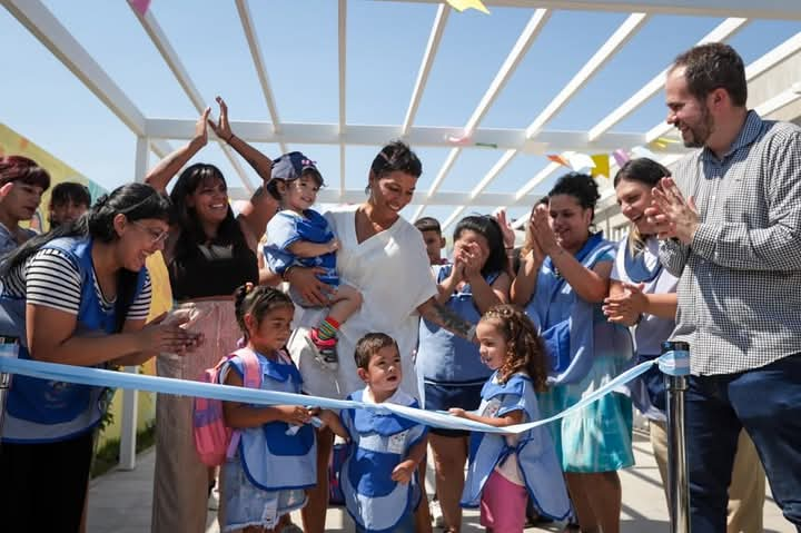 MAYRA INAUGURÓ EL JARDÍN MATERNAL MUNICIPAL DE EZPELETA ESTE: «ESTO ES LO QUE LA COMUNIDAD DE QUILMES MERECE»