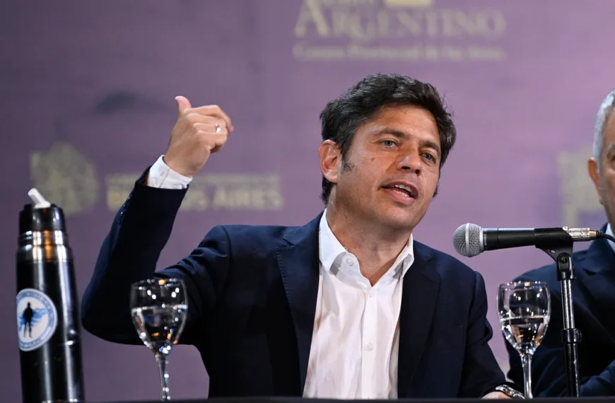 KICILLOF MANDÓ UN MENSAJE A LA INTERNA DEL PJ Y PIDIÓ «NO TACHAR DE TRAIDOR AL QUE NO PIENSA IGUAL»