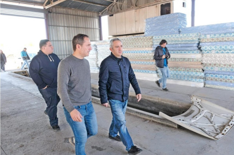 TEMPORAL: LARROQUE VISITÓ CAMPANA Y RECORRIÓ BARRIOS AFECTADOS