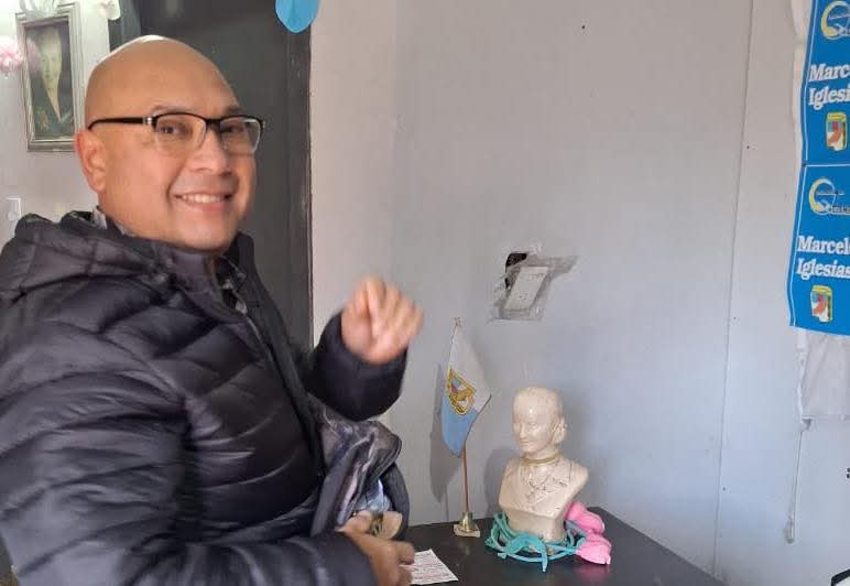 MARCELO IGLESIAS ENTREGO LENTES EN EZPELETA