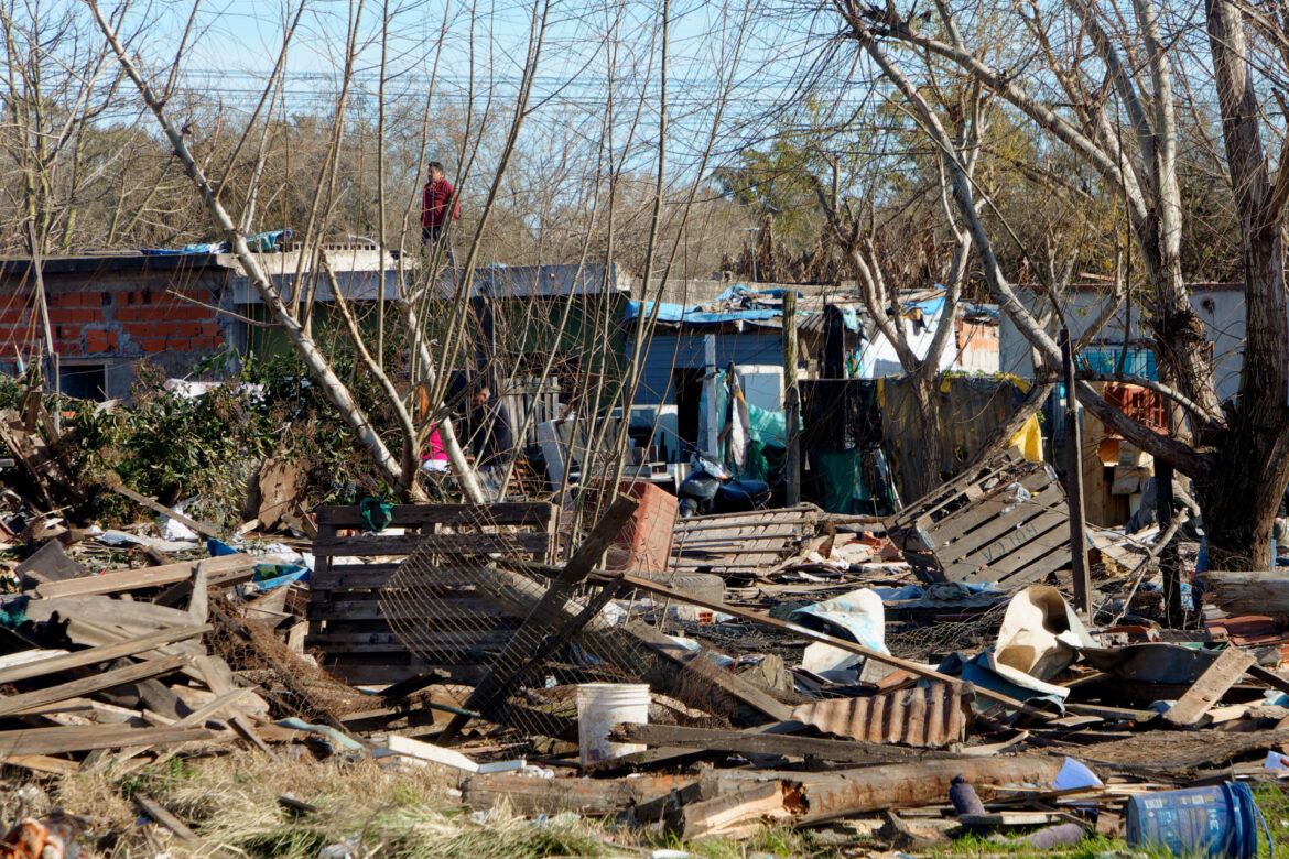 DEMUELEN VIVIENDAS DE LAS FAMILIAS QUE SE MUDARON AL COMPLEJO HABITACIONAL DE KENNEDY NORTE