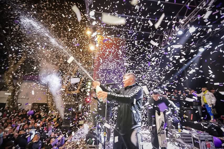 MAYRA JUNTO A MILES DE VECINOS Y VECINAS EN UNA NUEVA EDICIÓN DEL FESTIVAL SOMOS QUILMES CON EL CIERRE DE DAMAS GRATIS