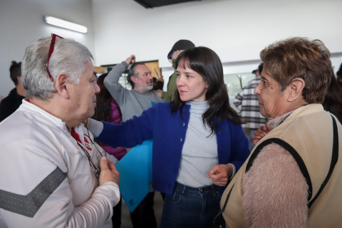 Encuentro de funcionarios, vecinos e instituciones barriales