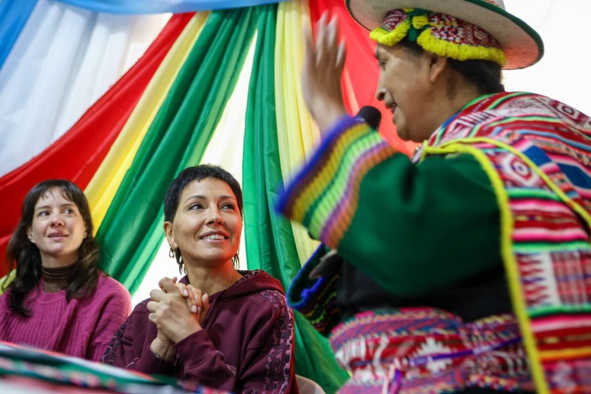 MAYRA EN LA FERIA TINKUNAKU DE EZPELETA OESTE: «QUILMES ES UN MUNICIPIO PLURINACIONAL Y MULTICULTURAL Y ESTAMOS ORGULLOSOS DE ESO»