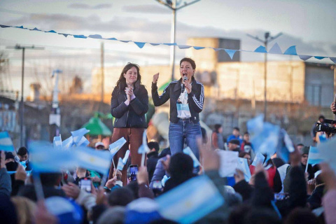 MAYRA CERRÓ CAMPAÑA DE FUERZA PATRIA EN SOLANO