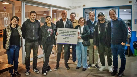 MAYRA FIRMÓ UN ACUERDO CON EL CLUB QUILMES OESTE PARA LA CONSTRUCCIÓN DE UN «S.U.M»