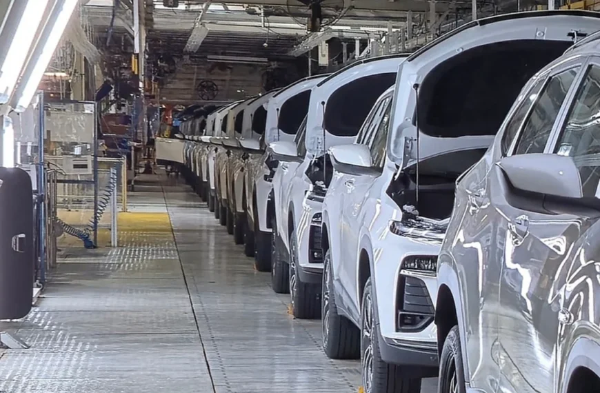 EN MEDIO DE LA PRESIÓN POR EL DÓLAR, LAS AUTOMOTRICES AUMENTARON HASTA UN 6% LOS AUTOS 0KM EN ARGENTINA