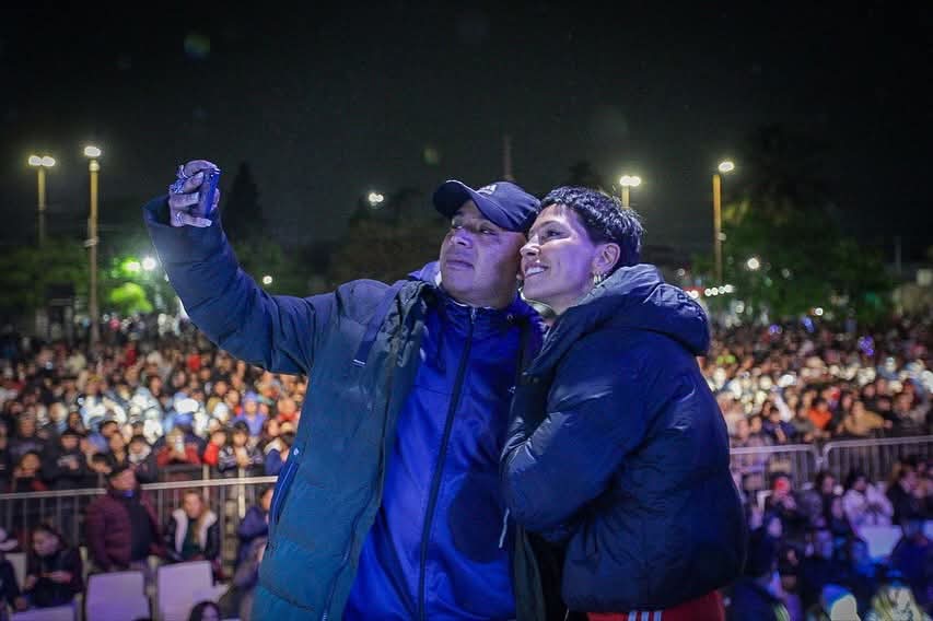 MAYRA Y UNA MULTITUD DE VECINOS DISFRUTARON DEL CIERRE MUSICAL EN LOS FESTEJOS POR EL 76º ANIVERSARIO DE SAN FRANCISCO SOLANO