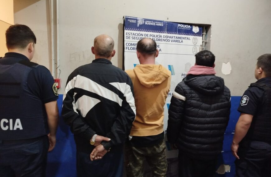 HALLAZGO DE UN AUTOMÓVIL ROBADO EN LOMAS DE ZAMORA