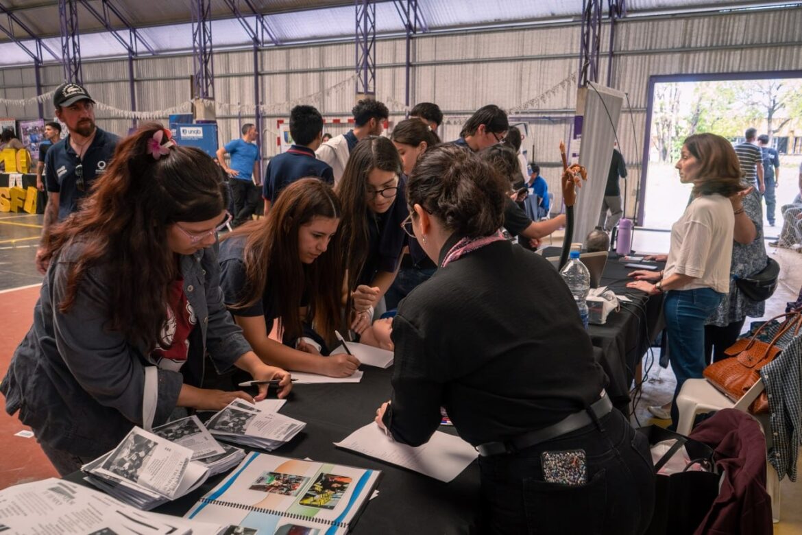 SE REALIZÓ LA 5ª EDICIÓN DE LA «EXPO QUILMES EDUCA 2025» EN SOLANO