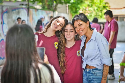 MAYRA RECORRIÓ LA ESCUELA Nº 30 QUE PRESENTÓ OBRAS Y PROYECTOS ESCOLARES