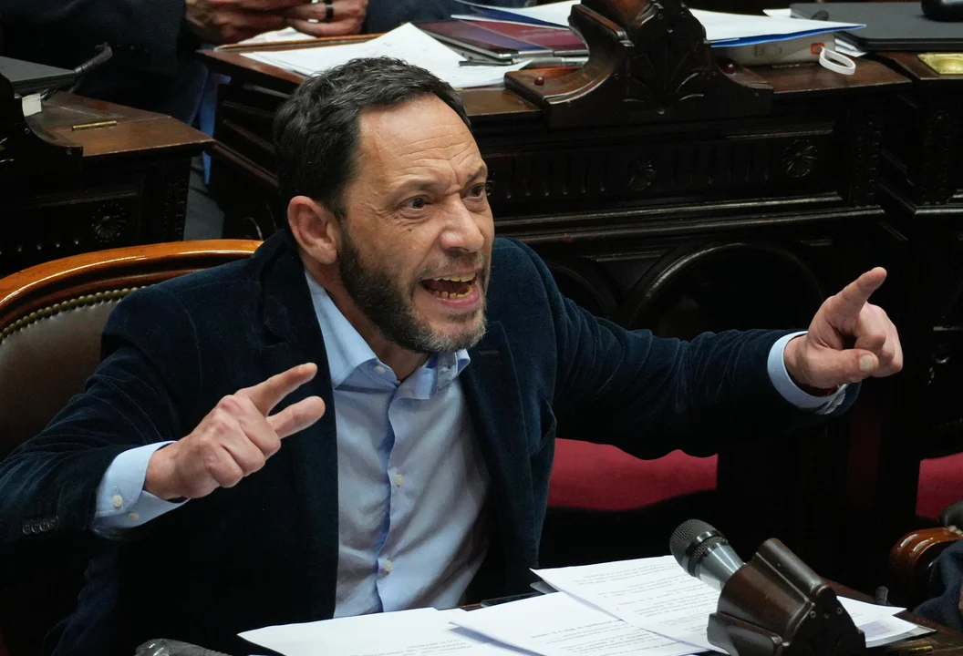 LA OPOSICIÓN PRESENTÓ UN AMPARO CONTRA EL DNU QUE AMPLÍA FACULTADES DE LA SIDE