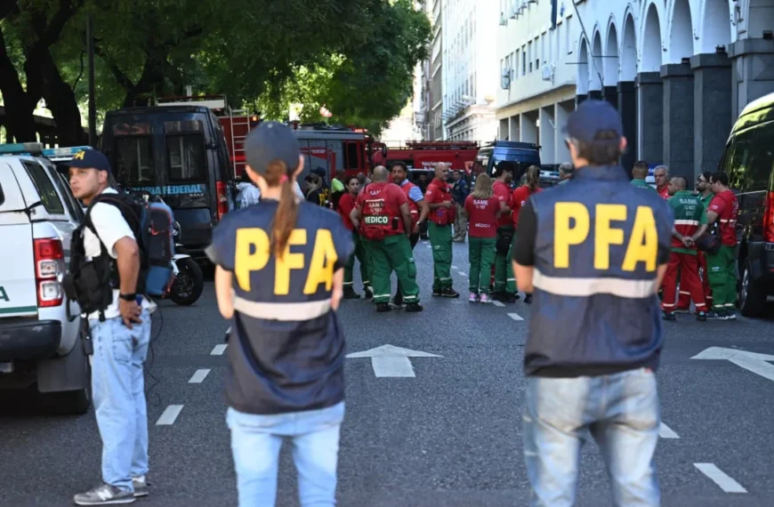 EXPLOTÓ UN PAQUETE BOMBA EN LA ESCUELA SUPERIOR DE GENDARMERÍA