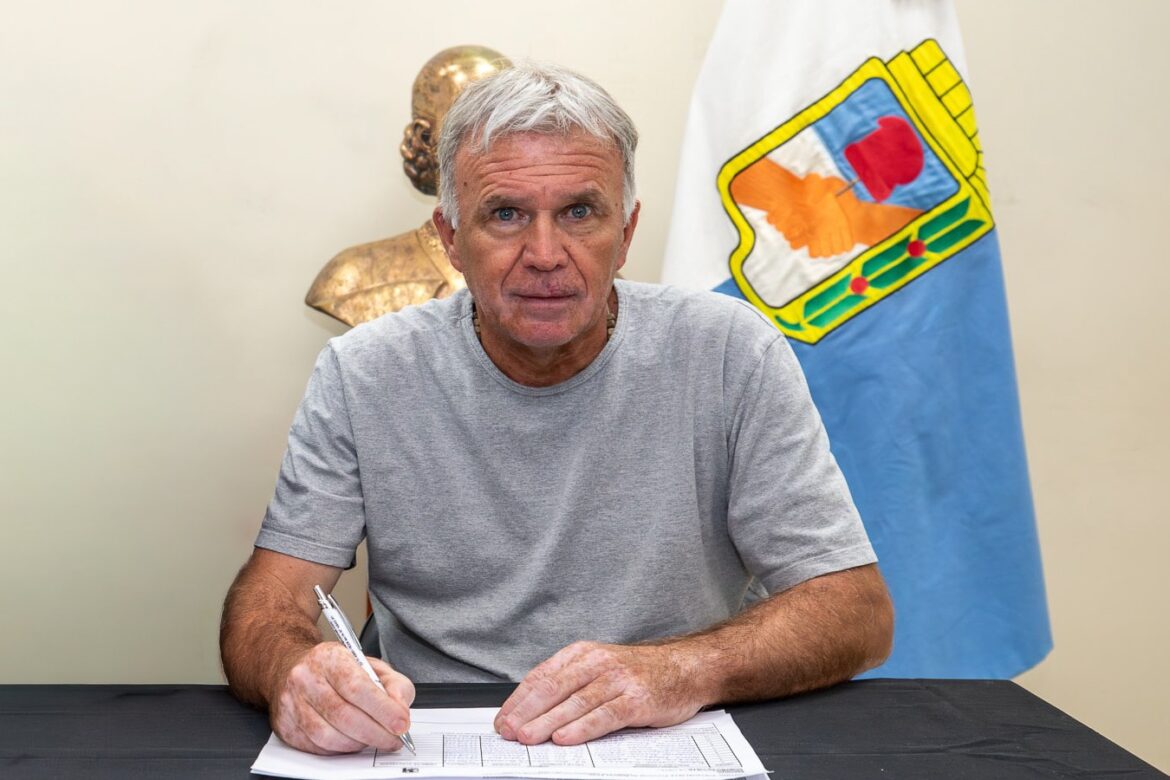 CARLOS BALOR PRESENTÓ SU CANDIDATURA A PRESIDENTE DEL PJ DE BERAZATEGUI