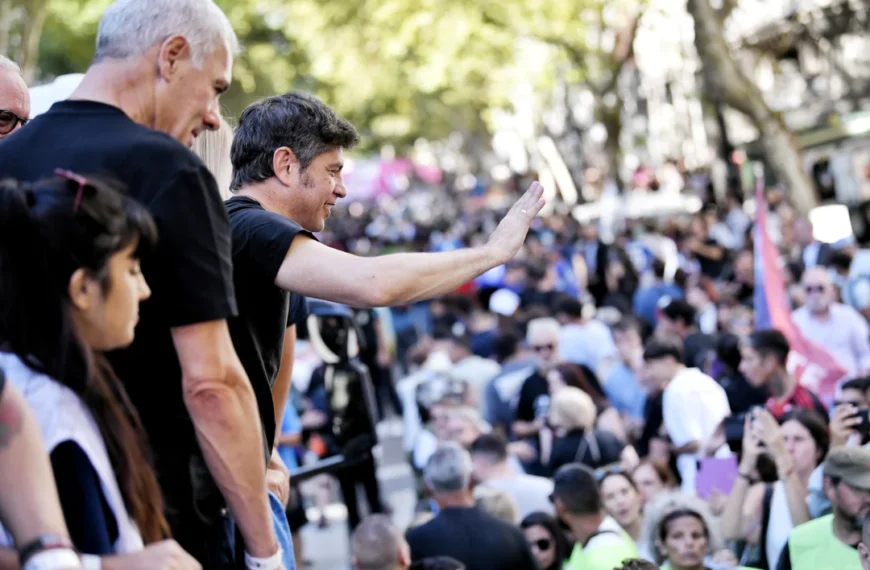 KICILLOF VINCULÓ A MILEI CON MARTÍNEZ DE HOZ Y LLAMÓ A DEFENDER LA MEMORIA