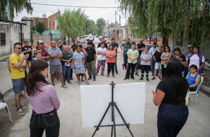 AVANZAN LOS TRABAJOS DE PAVIMENTACIÓN DE 19 CUADRAS EN EL BARRIO MONTEVERDE DE VILLA LA FLORIDA CON FONDOS MUNICIPALES