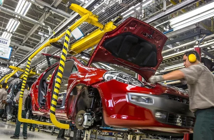 LA ACTIVIDAD INDUSTRIAL VOLVIÓ A CAER EN FEBRERO