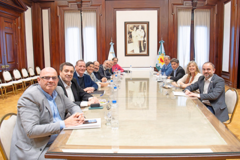 KICILLOF SE REUNIÓ CON AUTORIDADES PASTORALES