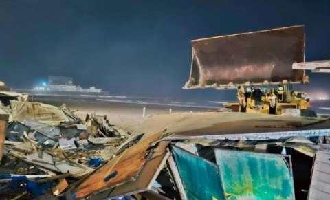 MAR DEL PLATA: CON TOPADORA DESALOJARON A FERIANTES DE PLAYA BRISTOL