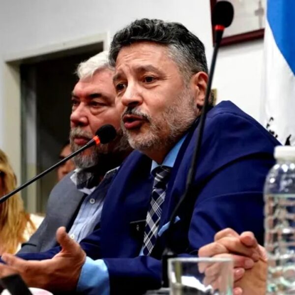 MERLO: MENÉNDEZ QUEDÓ PENÚLTIMO EN IMAGEN Y SUS MUNICIPALES DENUNCIAN BÁSICOS DE $139 MIL