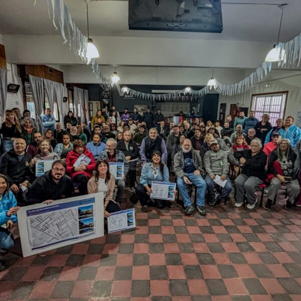 EL MUNICIPIO ANUNCIÓ LA CONSTRUCCIÓN DE 57 NUEVAS CUADRAS DE ASFALTO EN QUILMES OESTE